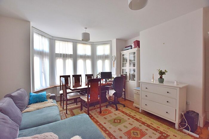 1 Bedroom Flat To Rent In Ulleswater Road, Southgate, N14