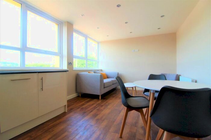 1 Bedroom Apartment To Rent In Kirkstall Gate, Kirkstall Road, Leeds, LS5