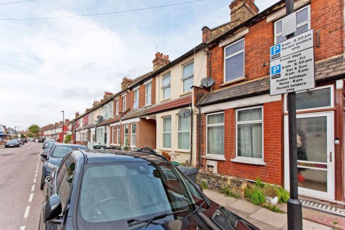 2 Bedroom Terraced House For Sale In Rosebery Avenue, London, N17
