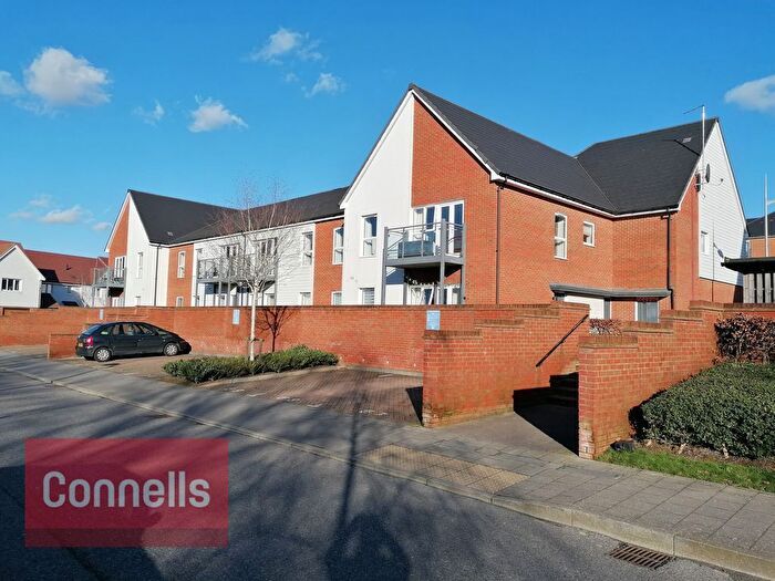2 Bedroom Flat To Rent In Pondtail Avenue, Horsham, RH12