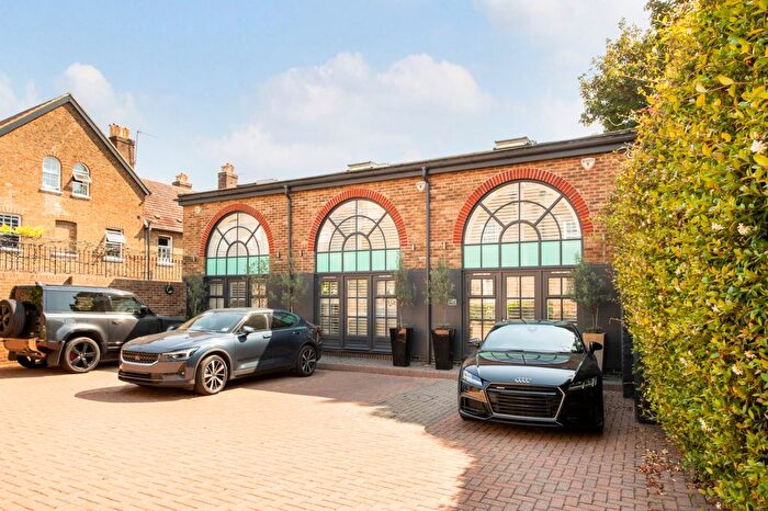 3 Bedroom End Of Terrace House To Rent In Marsault Court, Kew Foot Road, TW9