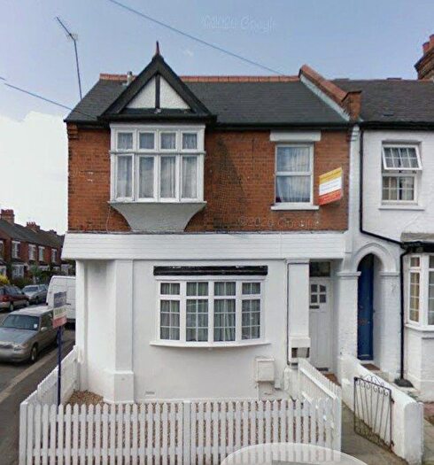 2 Bedroom Flat To Rent In Pinner, HA5