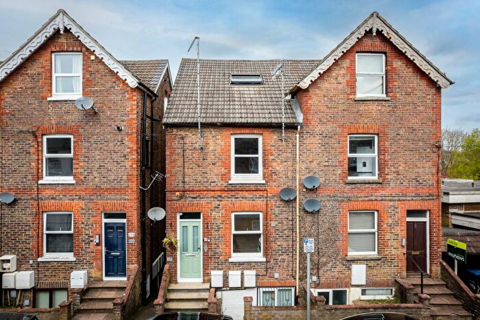 2 Bedroom Maisonette For Sale In Queens Road, East Grinstead, RH19