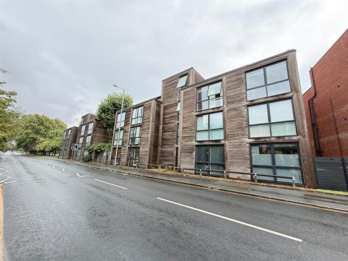 2 Bedroom Apartment For Sale In Moss Lane East, Manchester, M16