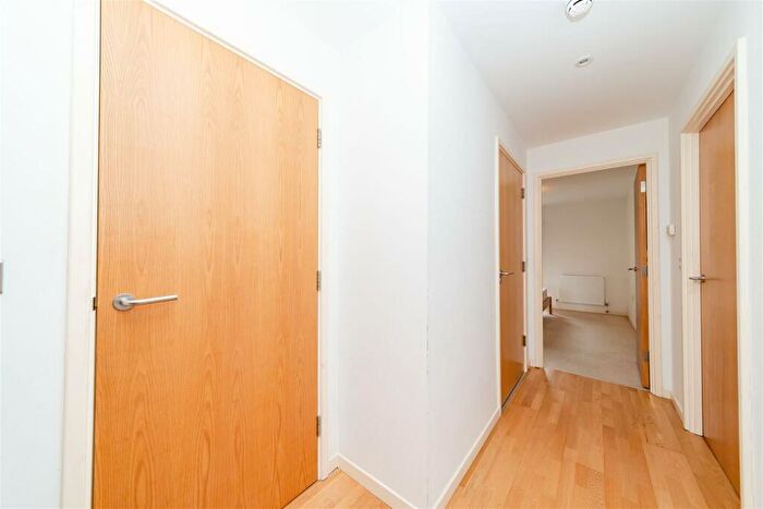 1 Bedroom Apartment To Rent In Spa Road, London, SE16