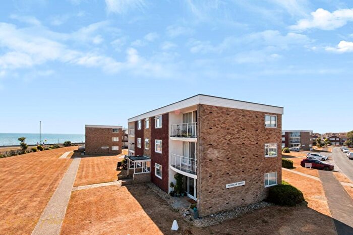 3 Bedroom Flat For Sale In Rackham Road, Rustington, BN16