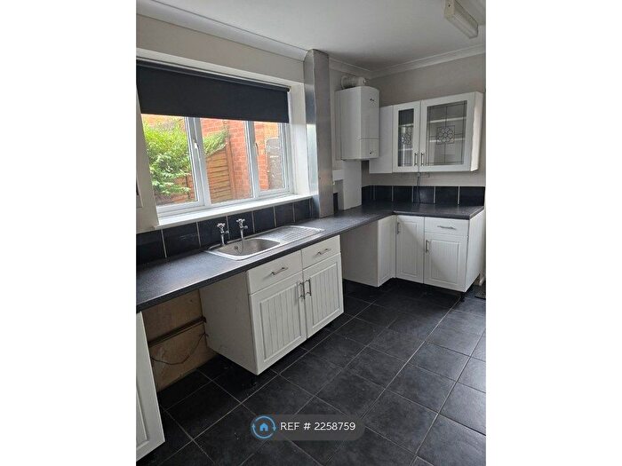 2 Bedroom End Of Terrace House To Rent In Hill Crescent, Gainsborough, DN21