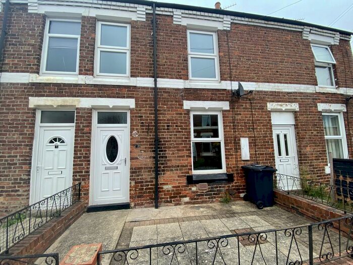 2 Bedroom Terraced House To Rent In Garden Place/ Harrogate Hill - Darlington, DL3