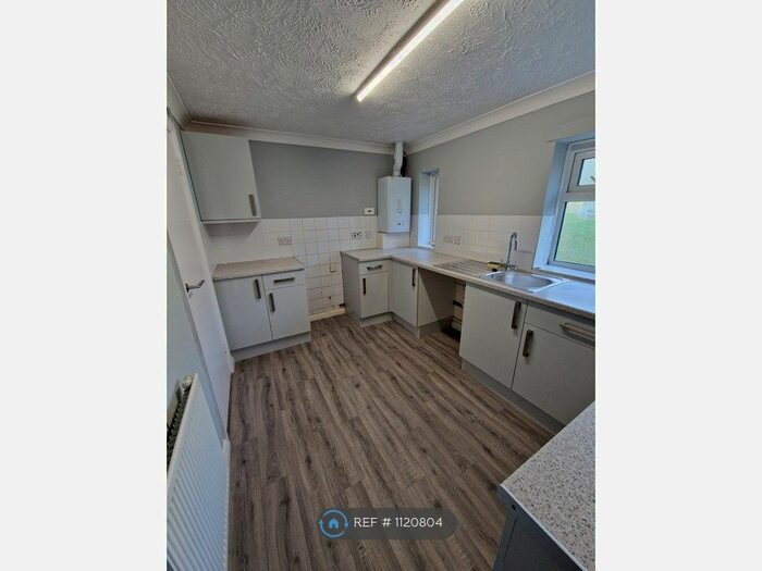 3 Bedroom Flat To Rent In Hillcrest Road, Newhaven, BN9