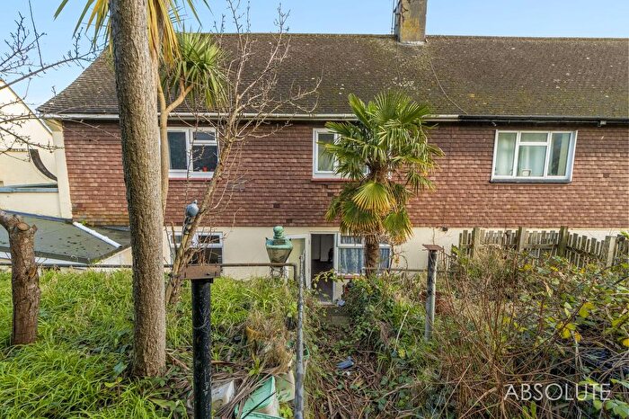 2 Bedroom Flat For Sale In Cartwright Crescent, Teignmouth, TQ14