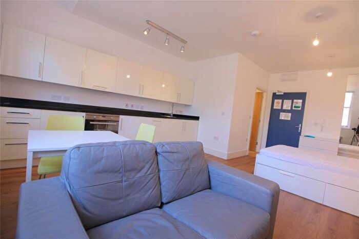 Flat To Rent In Town Hall, Bexley Square, Salford, Manchester, M3