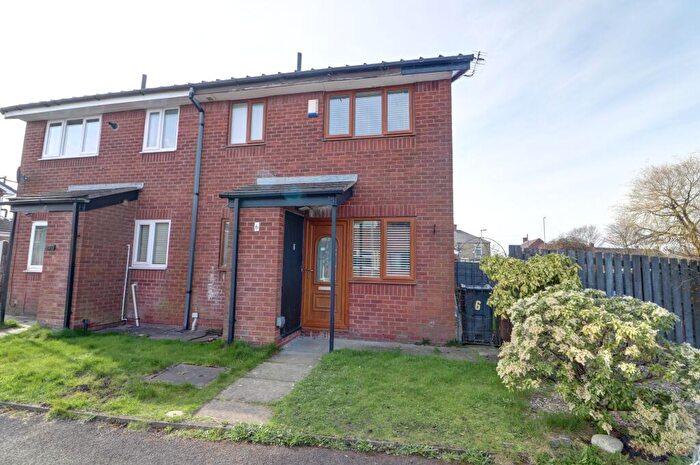 1 Bedroom Semi Detached House For Sale In Bullcote Green, Oldham, OL2