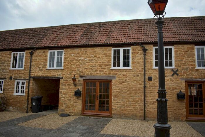 2 Bedroom Cottage To Rent In Coat Road, Martock, TA12