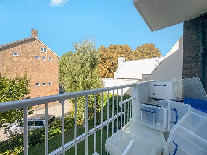1 Bedroom Flat To Rent In Verity House, Abercorn Place, NW8