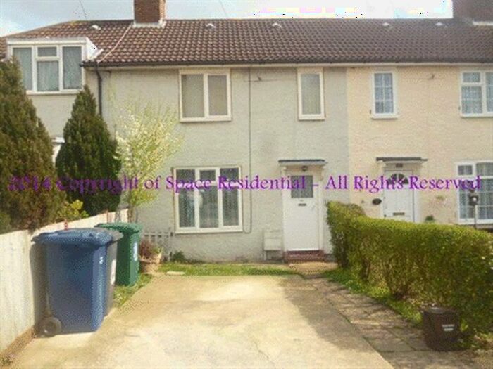4 Bedroom Property To Rent In Homefield Road, Burnt Oak, Edgware, HA8
