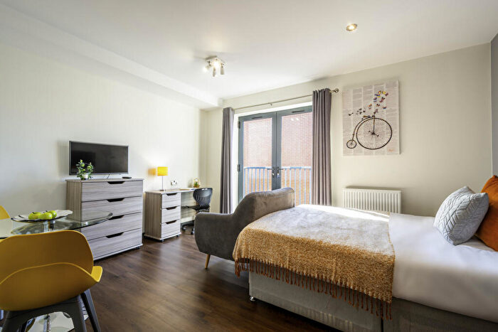 1 Bedroom Flat To Rent In Cardigan Lane, Leeds, LS4