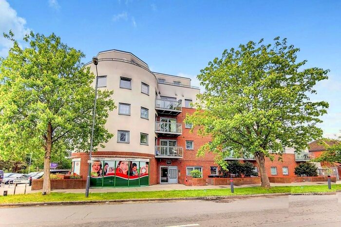 2 Bedroom Flat To Rent In Albany Court, Kenton Road, Kenton, HA3