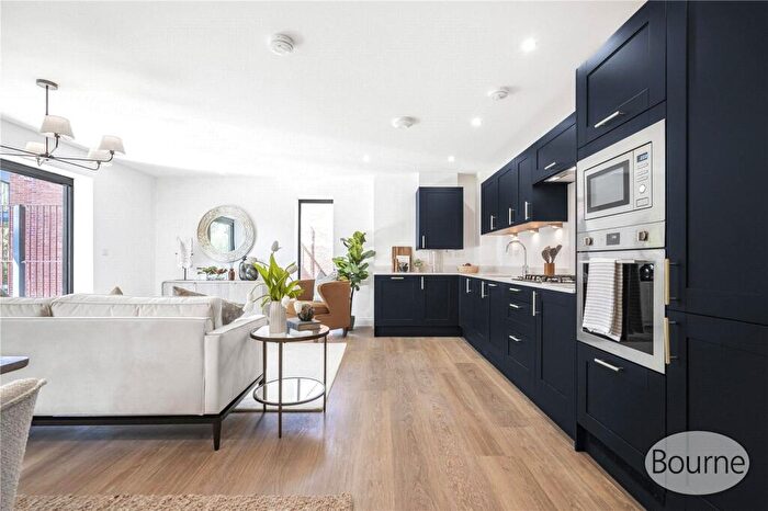 2 Bedroom Penthouse For Sale In Shores Road, Horsell, Woking, Surrey, GU21