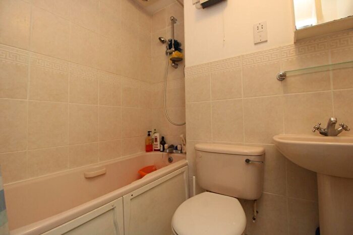 1 Bedroom Apartment To Rent In Chagny Close, Letchworth Garden City, SG6