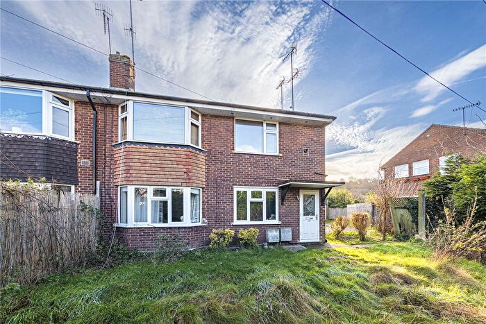 2 Bedroom Flat For Sale In Bourne End Lane, Hemel Hempstead, Hertfordshire, HP1