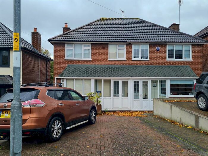 3 Bedroom Semi-Detached House To Rent In Tyndale Crescent, Great Barr, Birmingham, B43