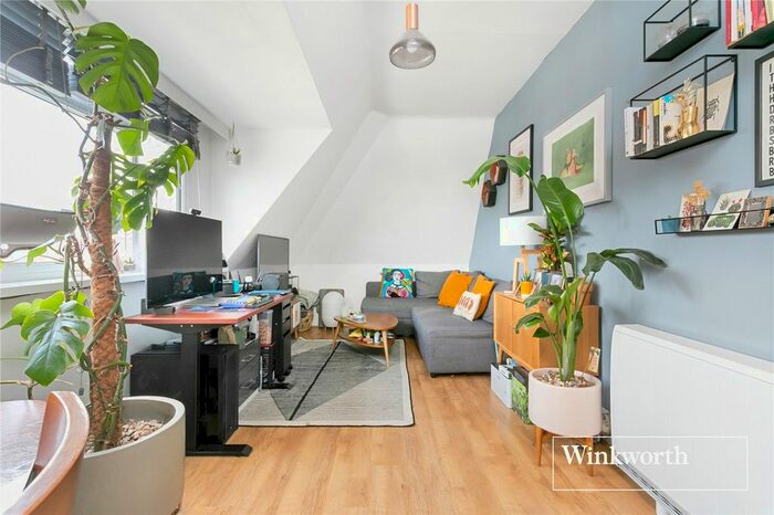 1 Bedroom Flat For Sale In Granville Place, High Road, North Finchley, London, N12