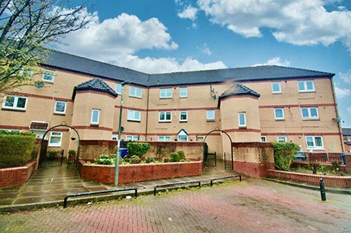 2 Bedroom Apartment To Rent In Claythorn Circus, Glasgow, G40