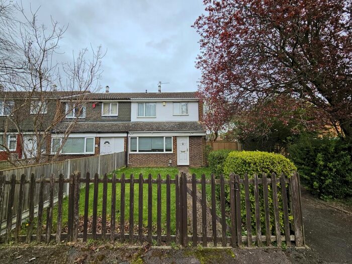 3 Bedroom House To Rent In Julius Gardens, Luton, LU3