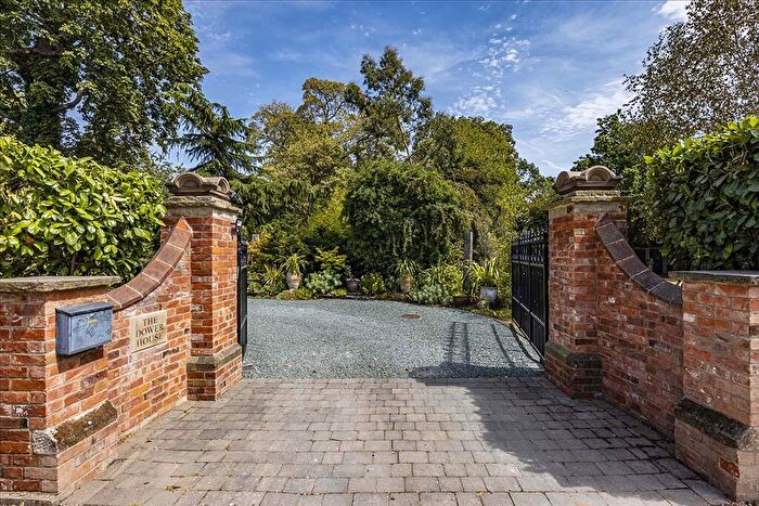 4 Bedroom Detached House For Sale In The Dower House, Gonalston Lane, Hoveringham, Nottinghamshire, NG14