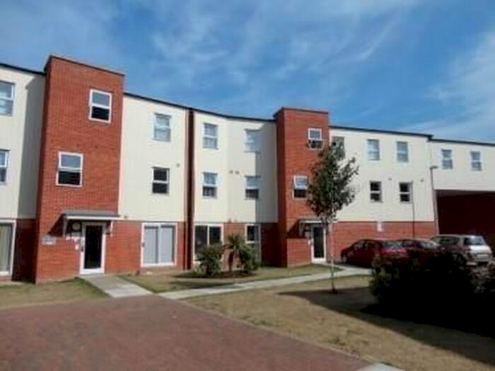 2 Bedroom Flat To Rent In Gaskell Place, Ipswich, IP2