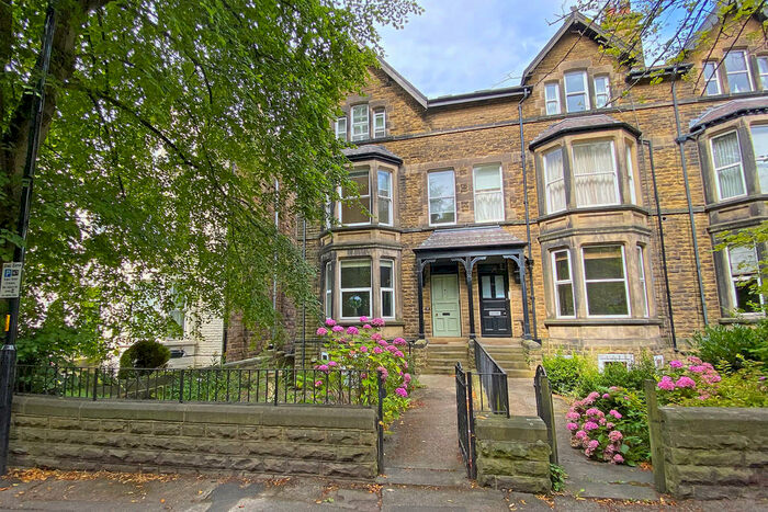 2 Bedroom Apartment To Rent In Kings Road, Harrogate, HG1