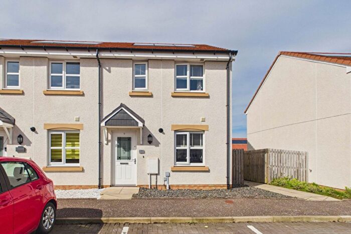 3 Bedroom End Of Terrace House For Sale In Banavie Terrace, Hamilton, ML3