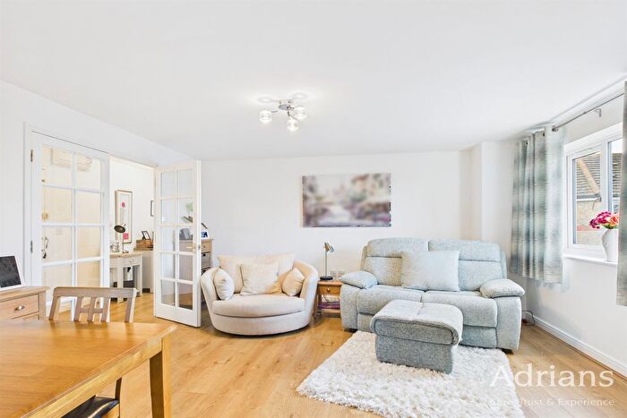 2 Bedroom Flat For Sale In Parkinson Drive, CM1