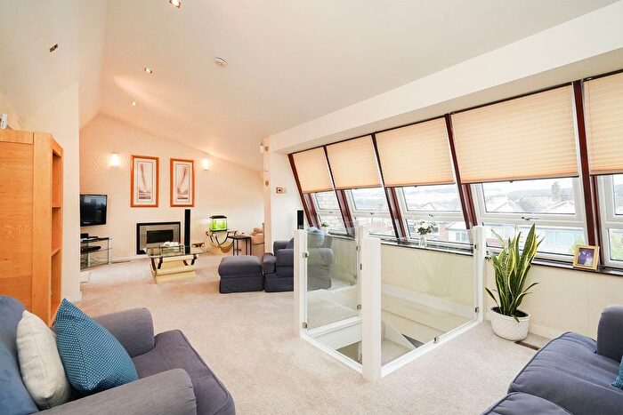 4 Bedroom Detached House For Sale In Sunnyvale Avenue, Sheffield, S17