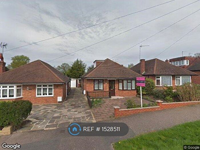 3 Bedroom Bungalow To Rent In Elmfield Road, Potters Bar, EN6