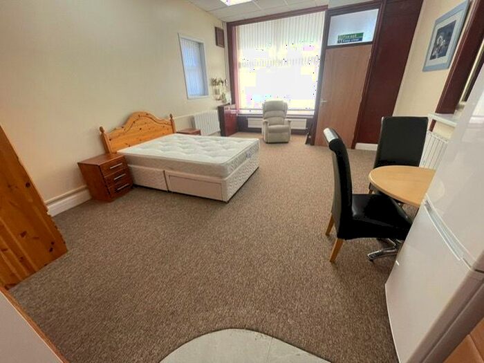 1 Bedroom Studio To Rent In Newport Road, Roath, Cardiff, CF24