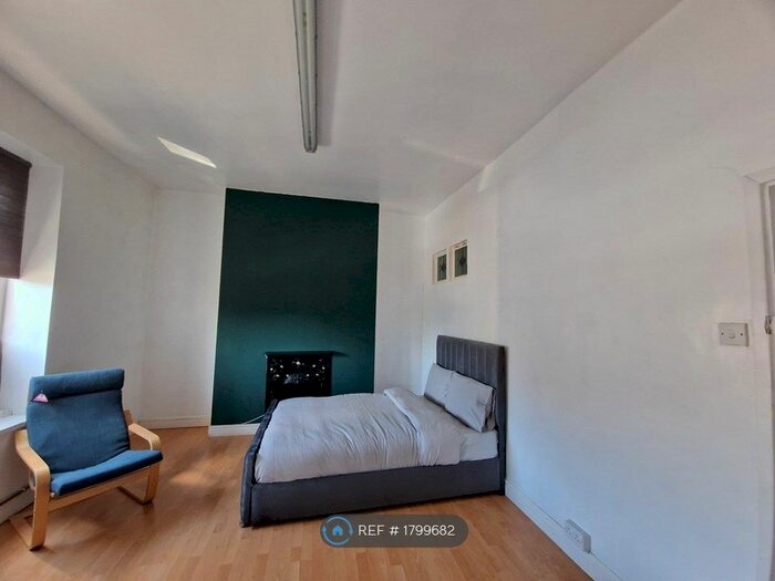 4 Bedroom Terraced House To Rent In Brook Street, Cardiff, CF11