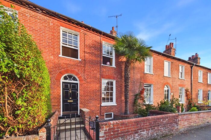3 Bedroom Terraced House For Sale In Shaw Road, Newbury, Berkshire, RG14