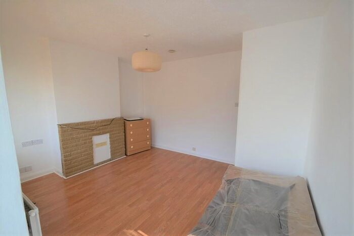 1 Bedroom Flat To Rent In Braemar Avenue, London, NW10