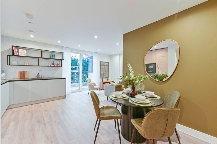 2 Bedroom Flat For Sale In Kidbrooke Village, Kidbrooke, SE3