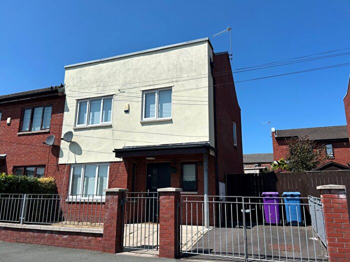 3 Bedroom Semi-Detached House To Rent In Park Hill Road, Liverpool, L8