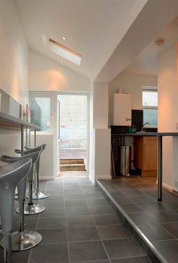 4 Bedroom Property To Rent In Nursery Road, London SW9