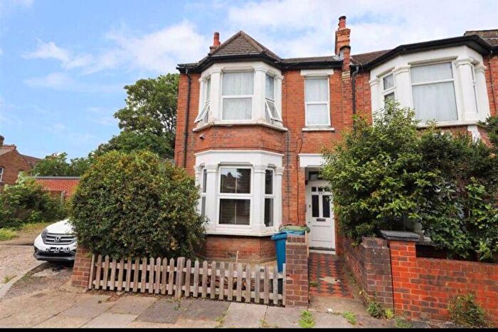 1 Bedroom Flat For Sale In Havelock Road, Wealdstone, HA3
