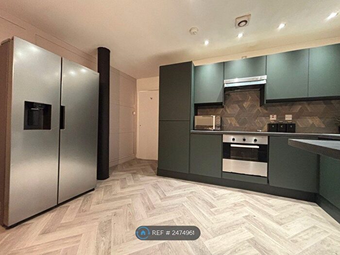 2 Bedroom Flat To Rent In Whitworth Street, Manchester, M1