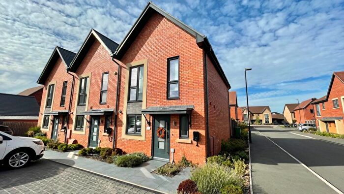 2 Bedroom End Of Terrace House For Sale In Buzzard Close, Stratford-upon-Avon, CV37