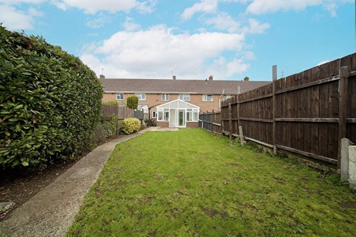 3 Bedroom Terraced House For Sale In Littlemoor Road, Weymouth, DT3