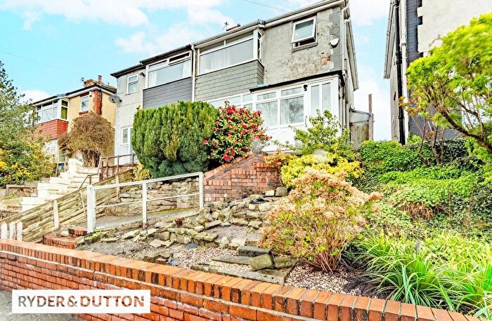 3 Bedroom Semi Detached House For Sale In Bentley Avenue, Middleton, Manchester, M24