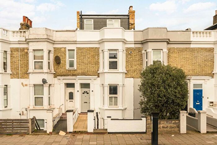 1 Bedroom Flat For Sale In Garratt Lane, London, SW17