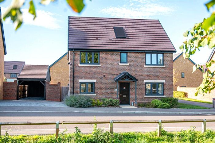 3 Bedroom Detached House For Sale In Great Easthall Way, Sittingbourne, Kent, ME10