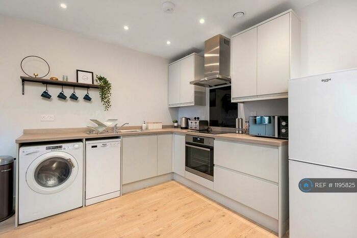 1 Bedroom Flat To Rent In Wesley Gate, Reading, RG1